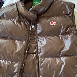 Adidas women’s Golf vest NWT sooooo cute new vest